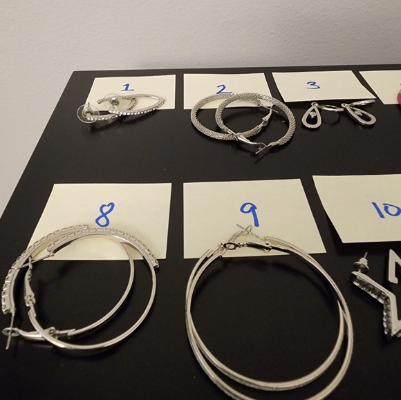 Assorted earrings - Picture 3 of 8